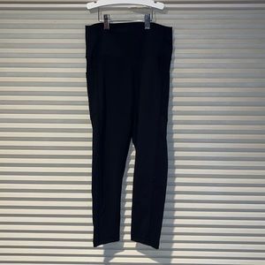 ZYIA Black Pocket Brilliant High Rise Capri 20” Size 6-8